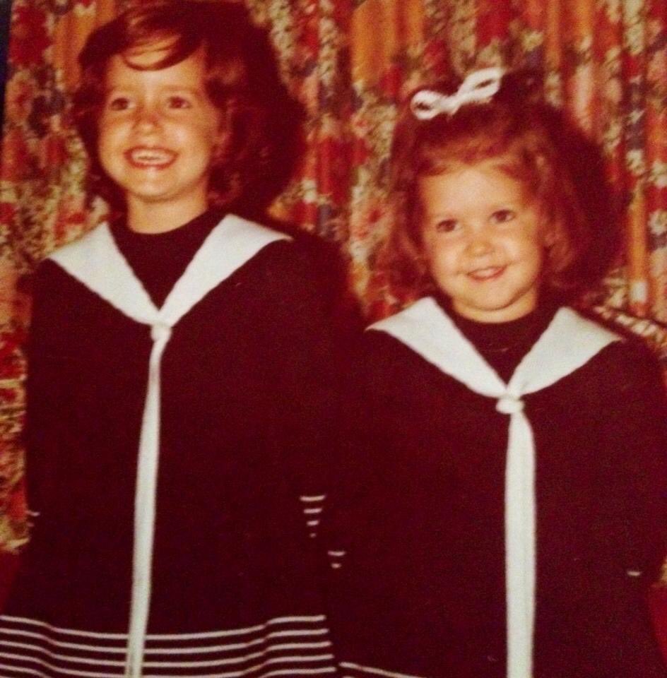 dizzy_lizzy_bee's tweet photo. Fab and forty-five #seesters #shesthebest #loveher #cheerstomanymoreyears @llockefield https://t.co/vm4pGE7Tmc