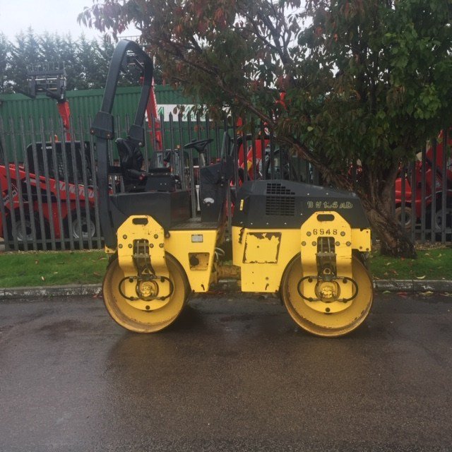 Recently added - Bomag BW135AD-4 Tandem Roller: Found on UK Plant Traders Bomag tandem roller in stock, good working condition, 2011 model showing 799hrs, 3600kg operating weight, dual vibration &amp; frequency, twin drum vibration, double drum drive, single… dlvr.it/RJ59zn