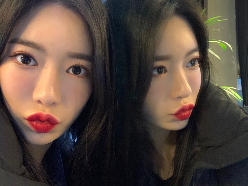 HINAPIAofficial's tweet image. [#예빈]
하루의 시작은 예삐로🤟💪🏾💪🏾