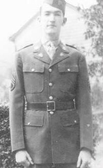 ElissaMichalski's tweet photo. Today we honor those who serve in our armed forces. Here are a few of my favorite vets. My dad, Scott, and grandfather, Scott; my grandfather, Tom; my brother, Scott; my niece, Ceili. Represented are the Army, Navy, Army Air Corps, and Marines. #VeteransDay https://t.co/8jtNopSyWJ