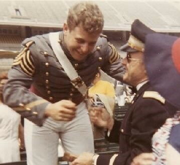 ElissaMichalski's tweet photo. Today we honor those who serve in our armed forces. Here are a few of my favorite vets. My dad, Scott, and grandfather, Scott; my grandfather, Tom; my brother, Scott; my niece, Ceili. Represented are the Army, Navy, Army Air Corps, and Marines. #VeteransDay https://t.co/8jtNopSyWJ