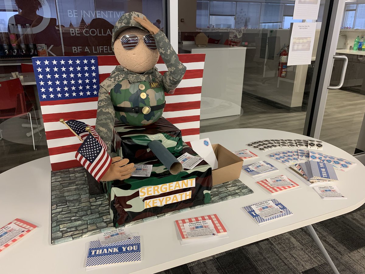 kcmgd31's tweet photo. #KeypathKindness is showing our love and gratitude for all those who have served. Thank you cards were placed on all desks so that everyone could write a #StandOut note of appreciation for a veteran. #KeypathRocks https://t.co/MyqZxcc9Po