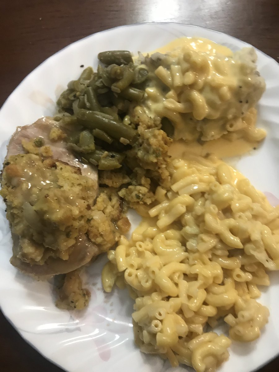 Stevewhite472's tweet photo. Stuffed chops &amp; all the fixings #bestwifeever https://t.co/lFe0uUs2nh