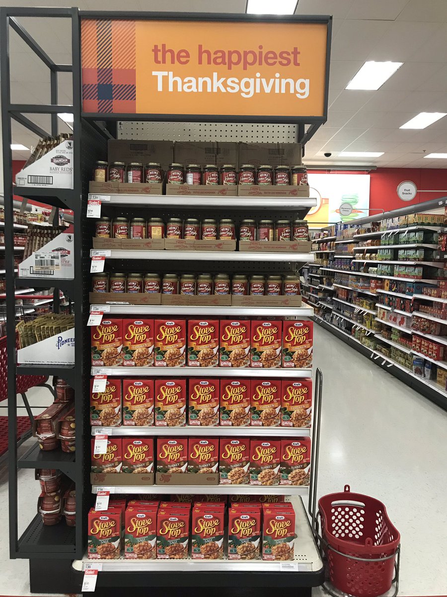 KellySakai1's tweet photo. @Twlyons_1987 and the entire Heath Team at 989 are ready for Christmastime! Love seeing food set and ready to go these last two visits!! Holiday readiness at its best!!! https://t.co/YSXkEzR7XE