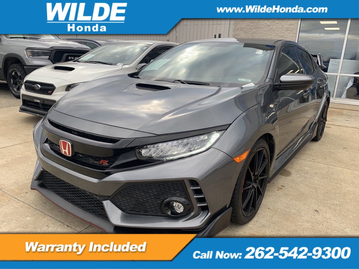 Honda's safety meets sporty in this pre-owned 2017 Honda Civic Type R. Passed Dealer Safety Inspection, Recent Oil Change. #Milwaukee Learn more: wildehonda.com/inventory/used…