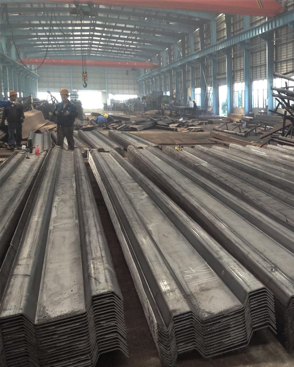 ESCPileSteel's tweet image. Light weight trench sheet pile in production #trenchsheets #trenchshoring #trenchsafety 🌐 escglobalgroup.com