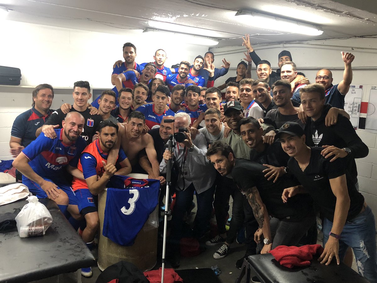 catigreoficial's tweet photo. ¡TIGRE DE MI VIDA, VOS SOS LA ALEGRÍA DE MI CORAZÓN! 😍😍😍

#Chacarita 0-3️⃣ #Tigre ⚽️⚽️⚽️

#VamosTodosUnidos 🔵🔴🔵 https://t.co/L5X1KmiwLr
