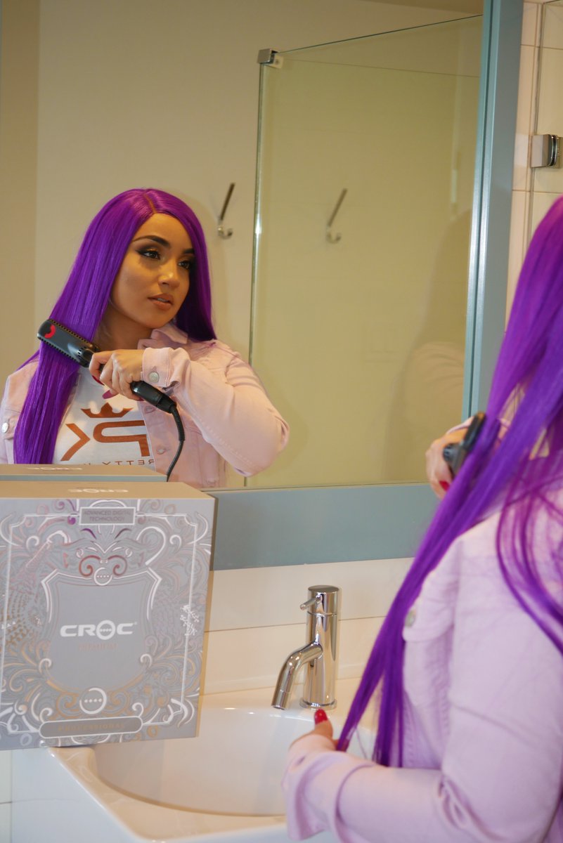 crocusa's tweet photo. @kissedbyken loves our premium infrared flatiron
.
.
.
#crocusa #crocprofessional #hottools #flatirons #hairtools #croctools #flathair #mondayMotivation #influencer #LA #NYC #Fashion #hair #makeup https://t.co/wQb9HWEsUx