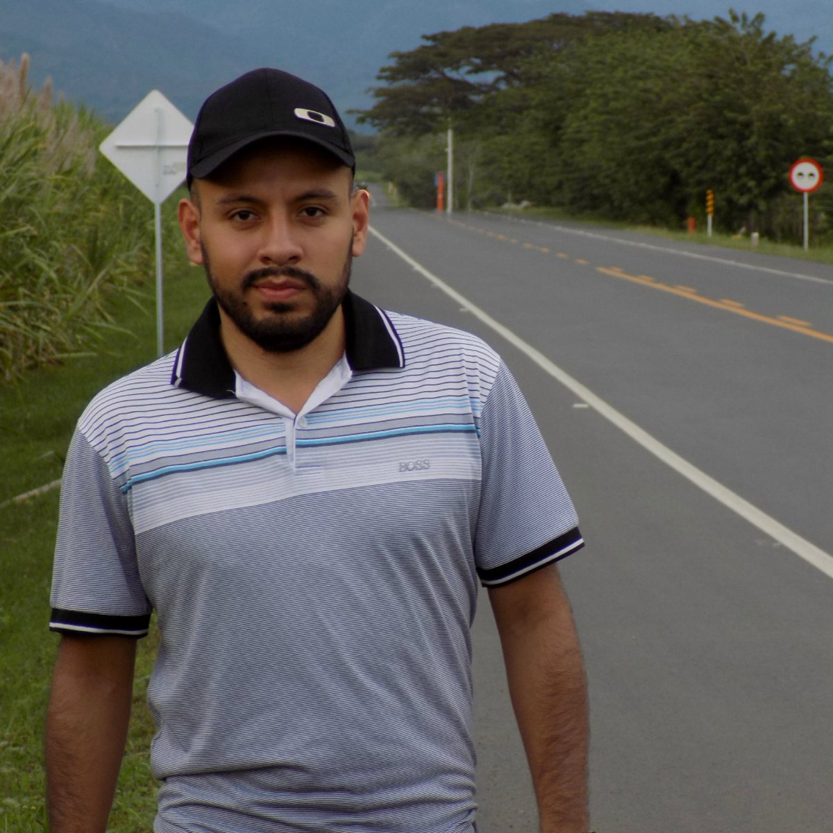 JhonJLopezG's tweet photo. This Way Up... #thisroad #thisroadmustgosomewhere #road #roadtrip https://t.co/Vgw5C3yYvr
