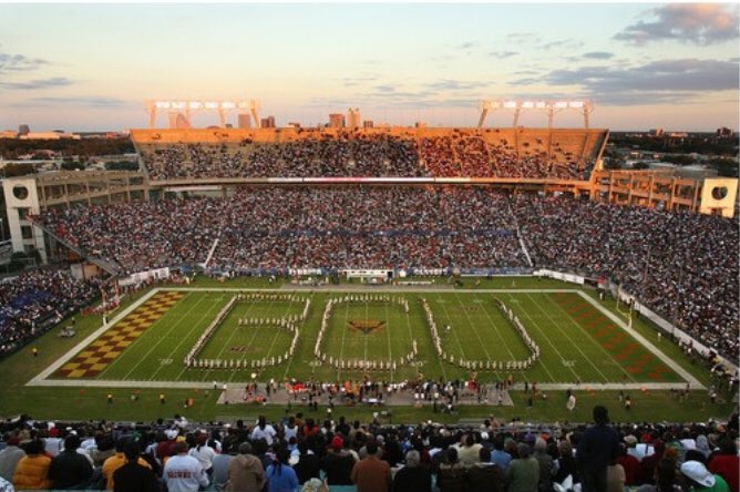 Dphantom_13's tweet photo. Blessed beyond measure to say that I have earned a scholarship offer from Bethune cookman university #hailwildcats #preytogether @CoachLou15 @larryblustein @Rivalsfbcamps @FootballKowboy https://t.co/2HkQJc4rd6
