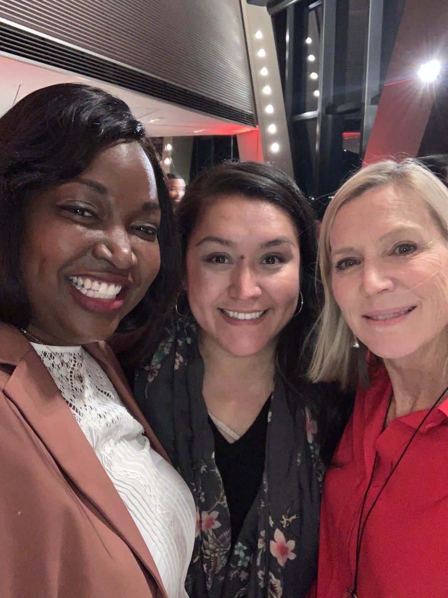 MLTobin's tweet photo. The moment you meet THEE @GayleKing after she has just blessed you and other women Veterans and military spouses with #oprahsfavoritethings! Special thanks to @Stand4Heroes for making these moments possible and for always supporting Veterans and their families! @missioncontinue https://t.co/YamCkhUfog
