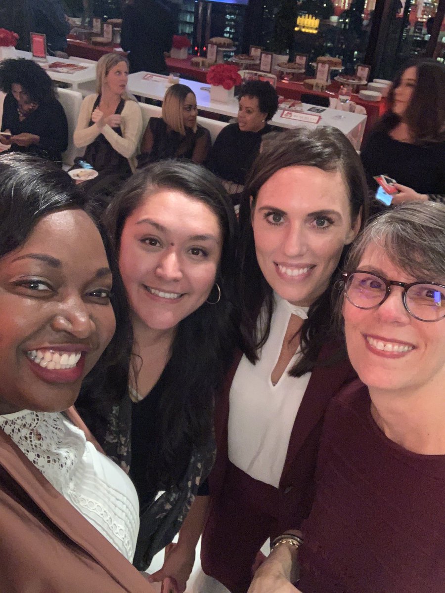 MLTobin's tweet photo. The moment you meet THEE @GayleKing after she has just blessed you and other women Veterans and military spouses with #oprahsfavoritethings! Special thanks to @Stand4Heroes for making these moments possible and for always supporting Veterans and their families! @missioncontinue https://t.co/YamCkhUfog