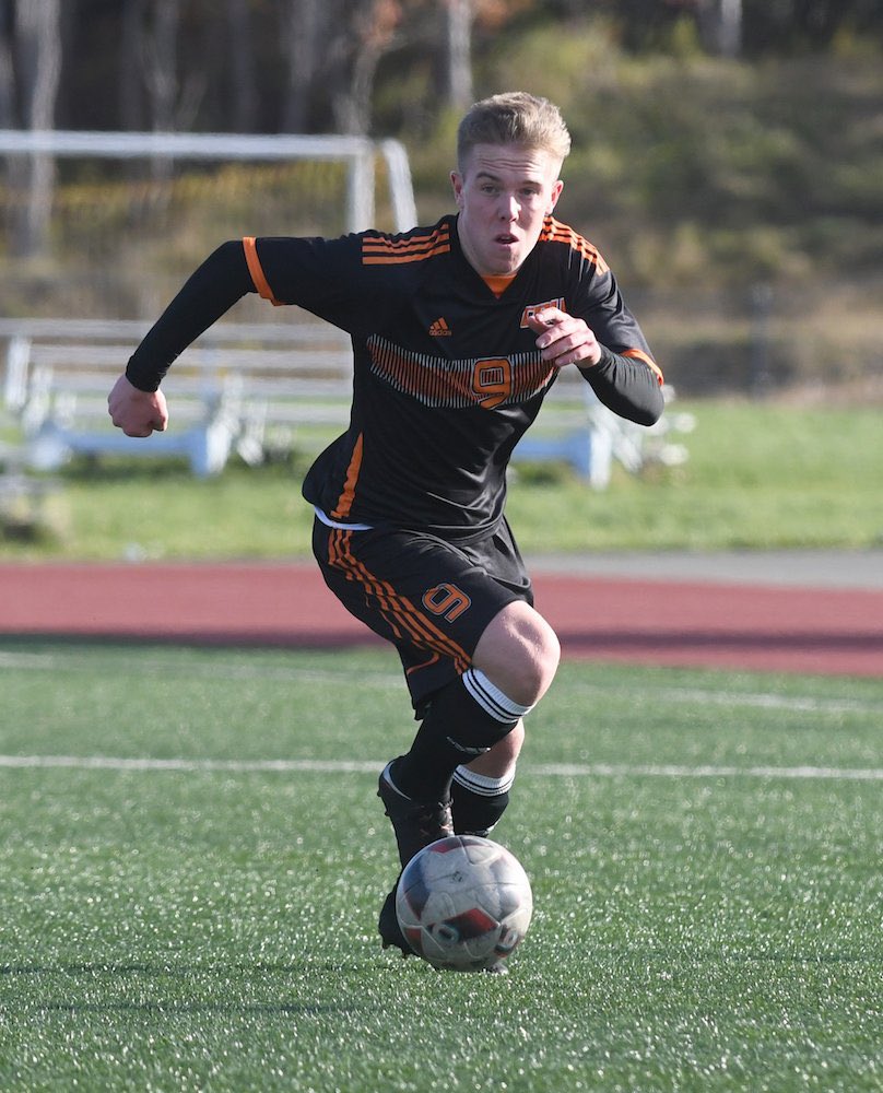 mahithgamage's tweet photo. Valour pass up on drafting Winnipegger Caelan Budhoo with the 13th overall pick, and instead opt for Charlie Waters, who #CanPL predicted to go 1st overall! 

Waters played in the Liverpool &amp; Man United academies, and had 18 goals &amp; 10 assists in 21 games for CBU this season. https://t.co/0SagIzqVuo