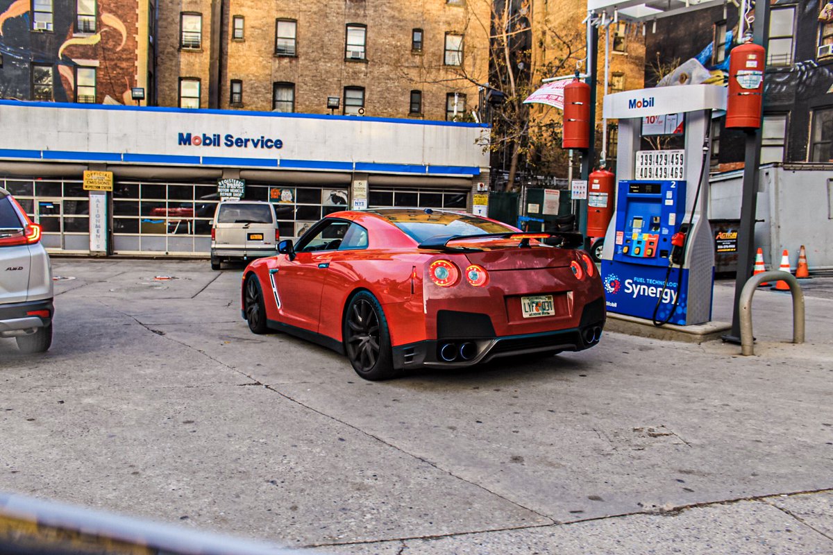 shamiqz99's tweet photo. So I drove a gtr this weekend. #GTR 

Pictures done by me btw😛 https://t.co/hTVfNODwp3