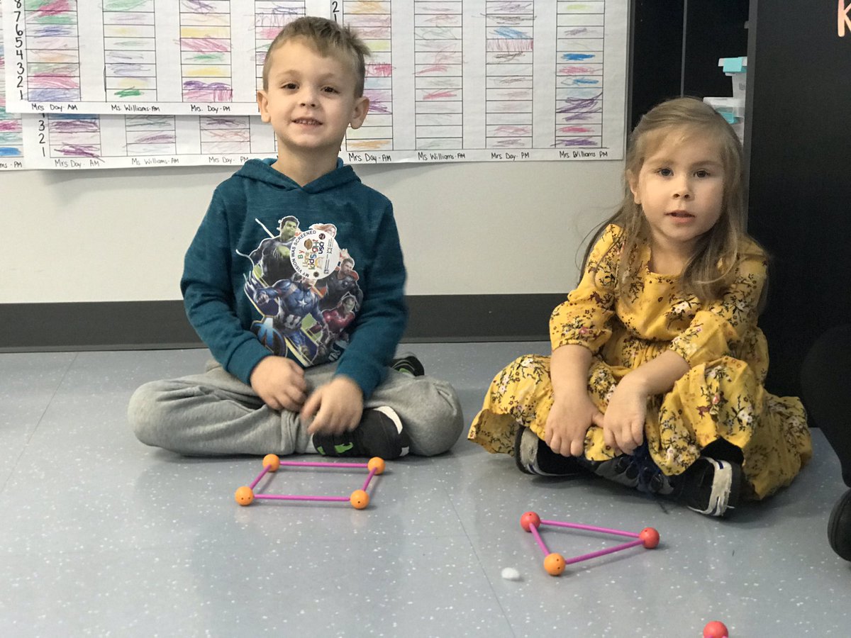 kellyannefitch's tweet photo. Check out 4K’s 2-D shape creations (using Geo Tools) in STEAM...lots of great hands-on problem-solving today! #ETlearningignitED https://t.co/WsK5bBPNuP