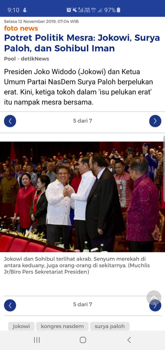 msi_sohibuliman's tweet photo. Tadi malam Pak @jokowi berhasil menunaikan niatnya tuk "berangkulan mesra" dg bang SP di acara Kongres ke-8 n Milad ke-2 Partai Nasdem. Di tempat yg sama saya jg sempat cipika cipiki dg presiden @jokowi , bang SP, n pak JK. Tentu dg bu Mega n mbak Puan tdk sampai cipika cipiki🙂 https://t.co/UKVu0MhjRA