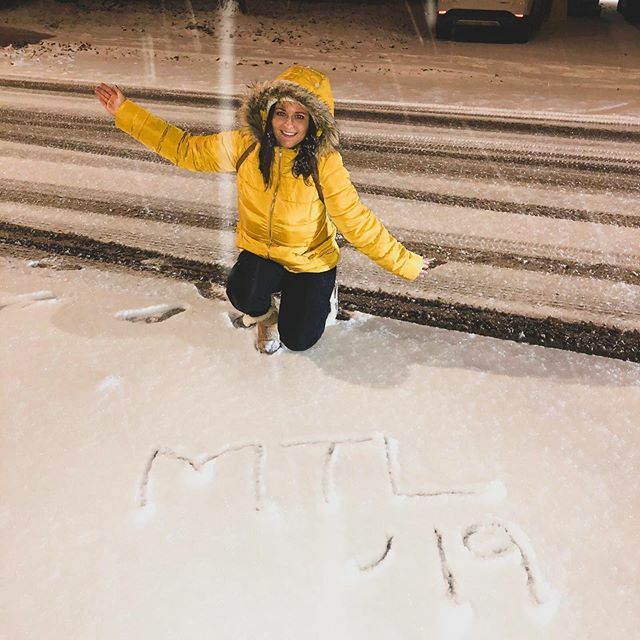 OhMyGaelle's tweet photo. Je crois que je peux checker, double checker et triple checker « aller au Canada quand il neige » sur ma to-do list ! ❄️☃️🤍🇨🇦 #montreal #winter #snow #francaisamontreal #travel #checkedoffmybucketlist #canada #mtl #letitsnow https://t.co/RRYxCnI9df https://t.co/IsVyYwpcOb
