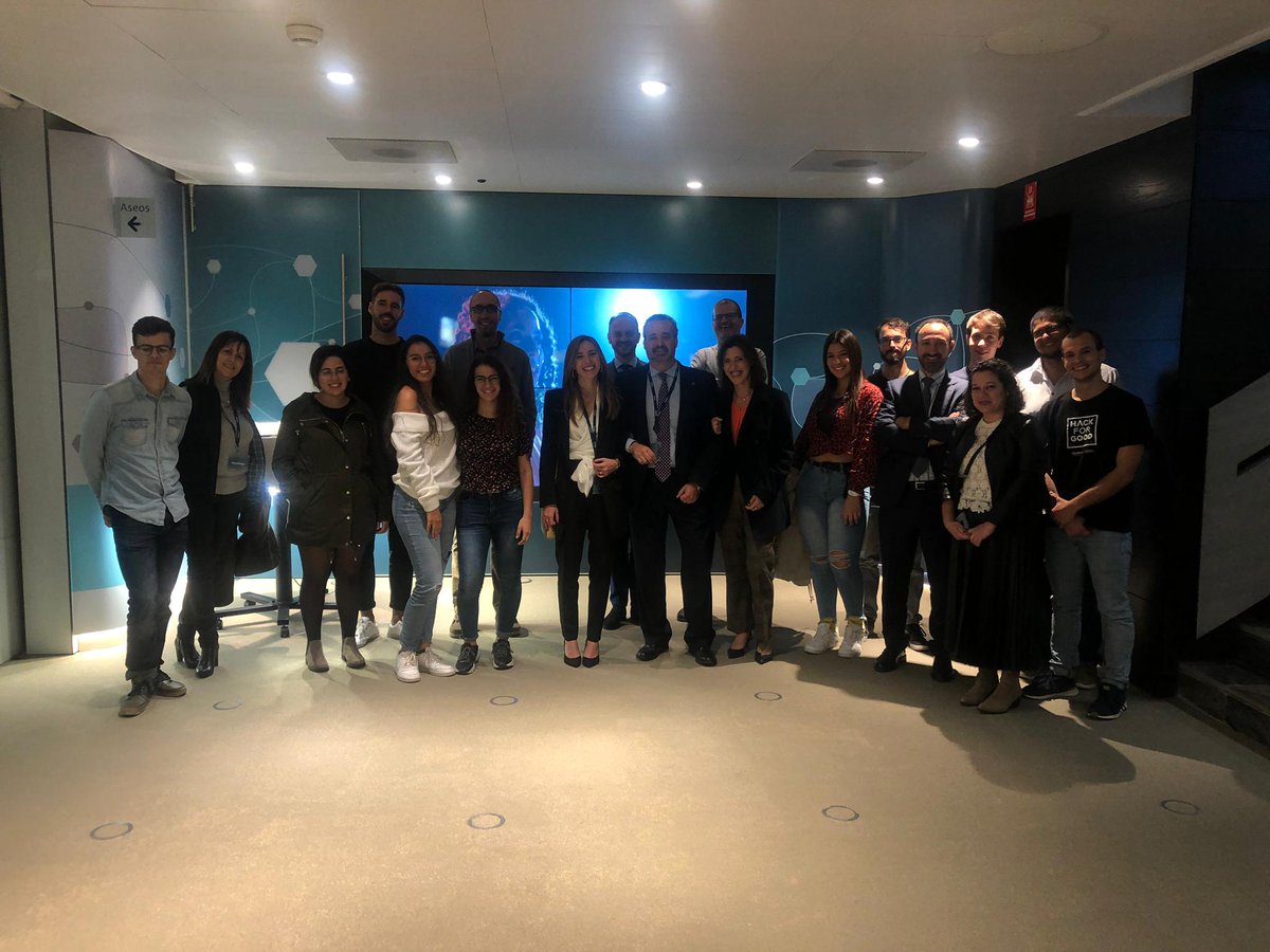 naral_maria's tweet photo. Muchísimas gracias @ULPGC y @Telefonica por apostar e impulsar el talento y mejorar las universidades del siglo XXI #SentandoCathedra https://t.co/m1eSGK4N62