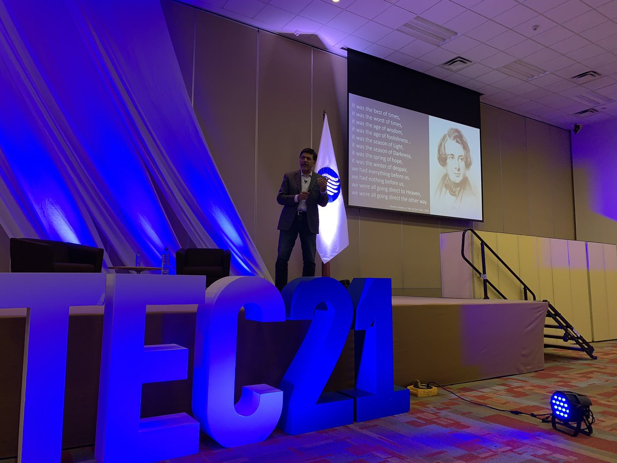 Ignaveg's tweet photo. I had the honor of introducing our @TecdeMonterrey @egade #NegociosTEC distinguished visiting Professor and Founder and Thought Leader of Conscious Capitalism  @RajSisodiaCC to a large audience at our Guadalajara Campus , presenting his latest book #TheHealingOrganization https://t.co/tcLbH7o7I0