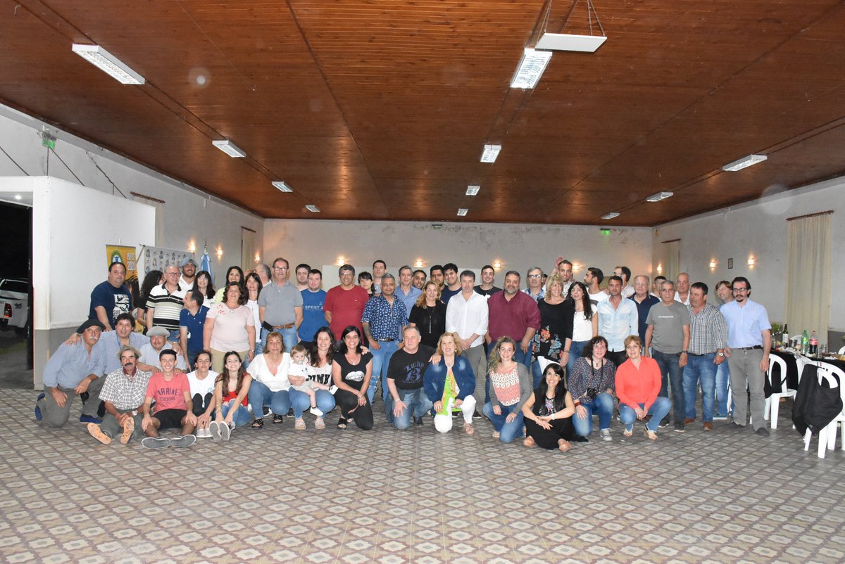 fiestaestaca's tweet photo. ➡️ El jueves por la noche se realizó una conferencia de prensa sobre de la sexta edición de la 🔥FIESTA PROVINCIAL DE LA ESTACA🔥
Agradecemos profundamente a todos los medios de comunicación de la zona por acompañarnos año tras año, por apoyar y por difundir nuestra fiesta. https://t.co/nUmTK4S5et