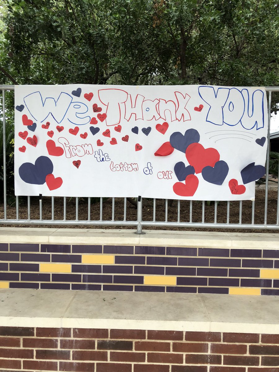 AudreyAGrant's tweet photo. Thankful to our Hobby MS veterans. @lscarranco1 @GNDylla12 @NISDHobby @MarieZavala19 @Vflores93flores https://t.co/2zioFqyTdy