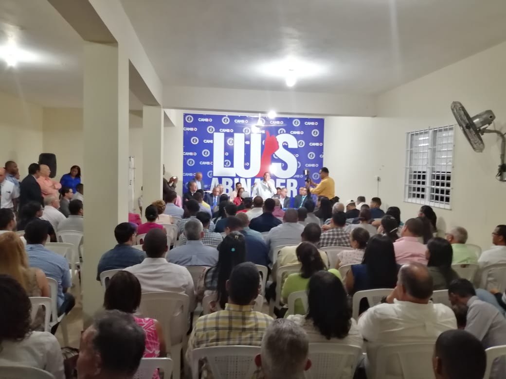 frankmedina01's tweet photo. Excelente juramentacion del Sector Salud con @luisabinader Santiago! Con la presencia del Dr.Plutarco Arias, coordinador nacional del Sector Salud con Luis Abinader. @RobertoFulcar @PRM_Oficial @DrFranciscoDiaz @JosePaliza @raquelarbaje @eligiojaquez https://t.co/T7NLJtGNP5