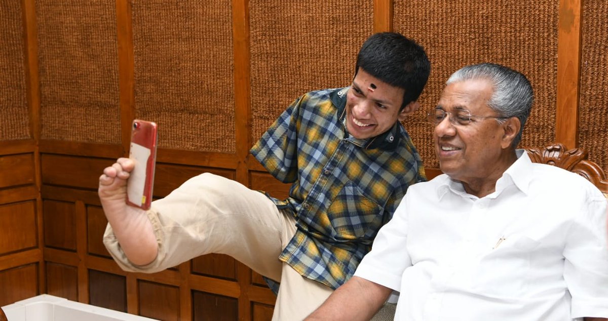 fx16news's tweet photo. மகா புயலால் பாதிக்கப்பட்ட கேரளாவுக்கு நிவாரண நிதி வழங்கிய பிரனாவ் என்ற மாற்றுத்திறனாளி சிறுவனை பாராட்டிய முதல்வர் பினராயி விஜயன்
@CMOKerala #CycloneMaha https://t.co/O72clegtpm
