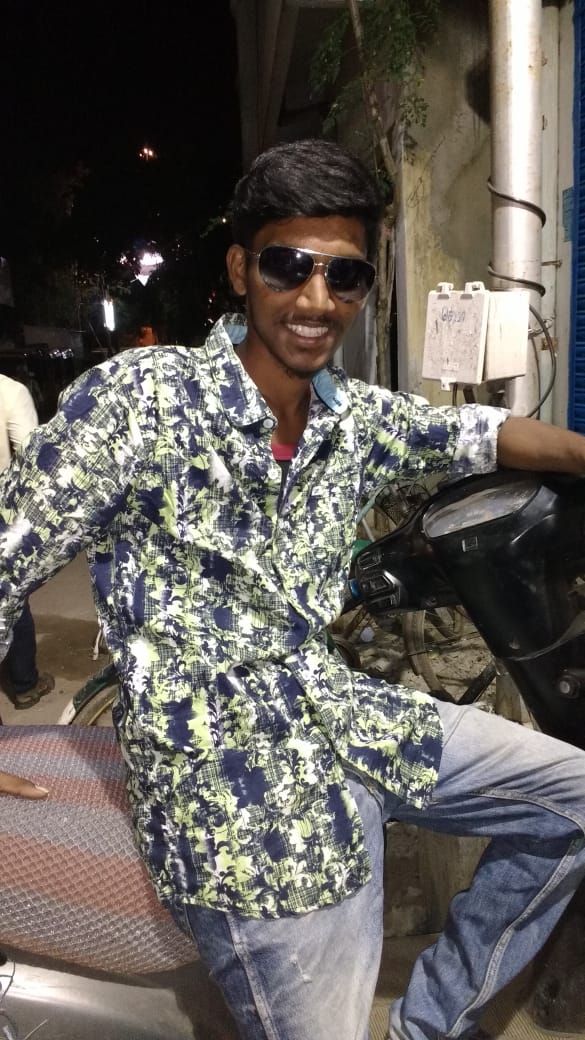 Mugilan__C's tweet image. A 25 yr old dies of asphyxiation while cleaning a spectic tank in ExpressAvenue in Chennai.
ArunKumar and 4others taken for manual scavenging a spectic tank,he collapsed immediately because of toxic fumes when he entered the tank to rescue his brother who fainted inside the tank