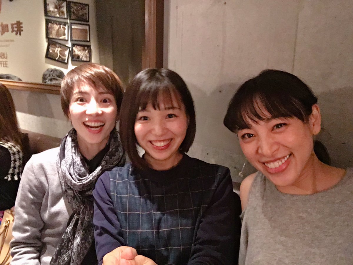 94SaraAmane's tweet photo. 雪組バンザイ❤️
OGになっても仲良くしてくださる
皆様…私は幸せ者だぁ！！！

遊んでくださった方
長電話した同期や下級生😂😂
感謝、感謝。

私、おばあちゃんになっても
こうして、皆さんと雪会したいなぁ🥰🥰笑 https://t.co/Z8zm9mrHzz