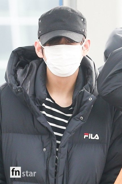KTH_Facts's tweet photo. [#TaehyungNaver] (12-11-19)

Thread of Airport article related to #BTSV leaving for Helsinki, Finland  via Incheon Airport 🛩

1. https://t.co/oO6O3nN64R

2. https://t.co/IJ1ISkw7iI

3. https://t.co/m06tBwnJby

4. https://t.co/YcXFty20OK

 Like &amp; comment using 방탄소년단 뷔 https://t.co/4ZnEcYdPLl