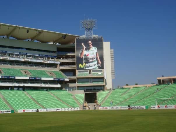 Felices 10 años @tsmoficial 🏟 un placer haber jugado en ese hermoso Estadio, donde viví momentos inolvidables ⚽️🏆Mis mejores deseos siempre. Dios los bendiga @clubsantos