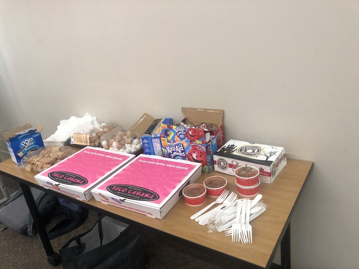 GrowthOnTheGo's tweet photo. NJHS meeting last week-Can you tell they take their role of “providing snacks” for the meeting seriously? We also recognized top service hours with Pleasure Pier tickets, top fundraiser sellers with gift cards, and birthdays with candy bars. #TheyLikeToEat #WhatASpread https://t.co/iJxFPgrQ6A