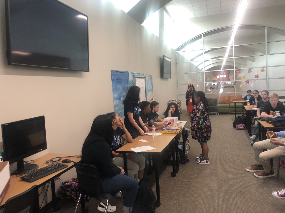 GrowthOnTheGo's tweet photo. NJHS meeting last week-Can you tell they take their role of “providing snacks” for the meeting seriously? We also recognized top service hours with Pleasure Pier tickets, top fundraiser sellers with gift cards, and birthdays with candy bars. #TheyLikeToEat #WhatASpread https://t.co/iJxFPgrQ6A