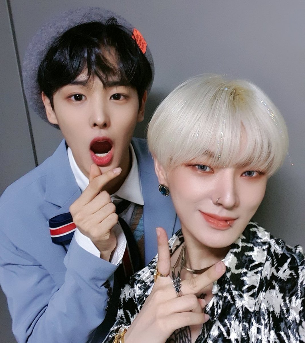 NewWorld_VICTON's tweet photo. (#한세) 병차낭 생일 츄카해애앵😘 https://t.co/CtZV4RCSAe