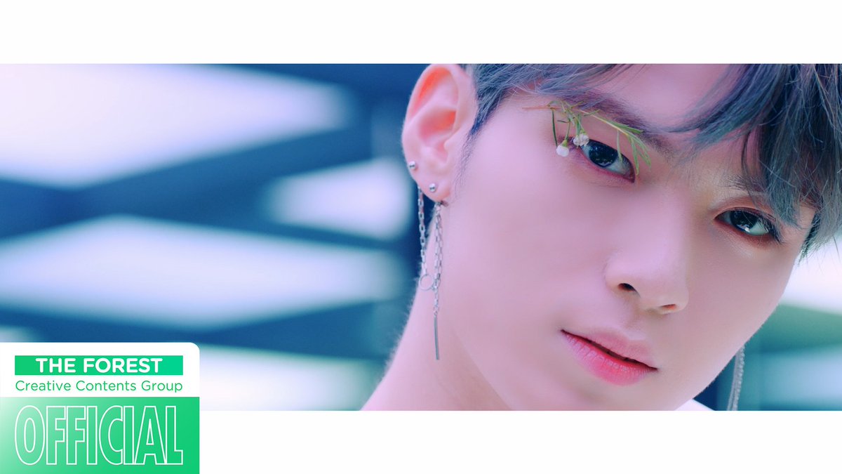 7OC_official's tweet photo. Seven O'clock 'Midnight Sun' MV

▶️https://t.co/qoubUzbwlT

#뮤직비디오 #MV #아이돌 #idol
#케이팝 #kpop #컴백 #COMEBACK
#세븐어클락 #SEVENOCLOCK #7OC https://t.co/UiFAtjq0Kd