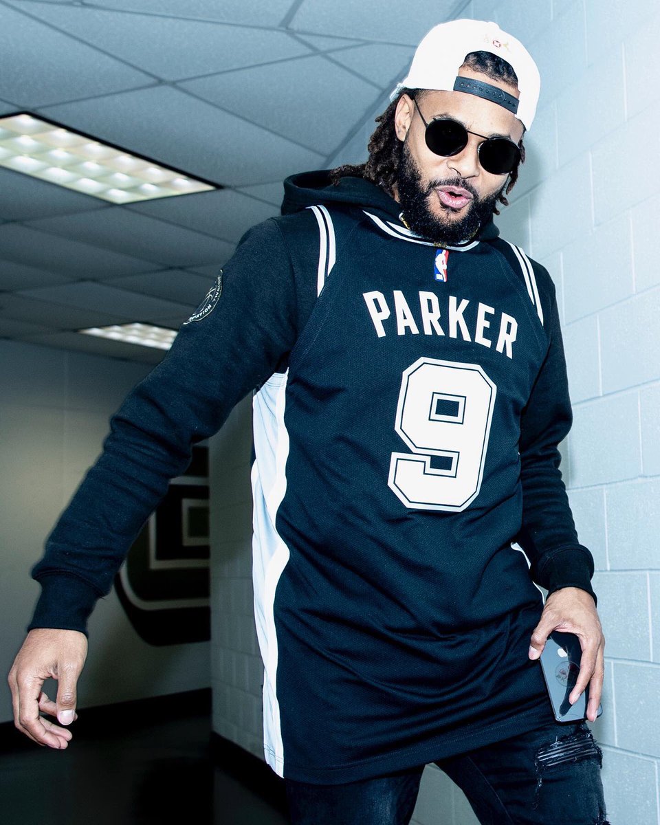 PattyMillsTowel's tweet photo. #AlwaysASpur
#SpursFamily 
#MerciTony
#GoSpursGo https://t.co/LSQjuvxSYF