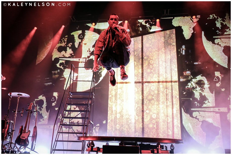 KaleyNelson12's tweet image. #DanSmith of @bastilledan #Bastille #DoomDaysTour #LiveMusic #Music #ConcertPhotography #Canon @CanonUSAimaging @Greek_Theatre