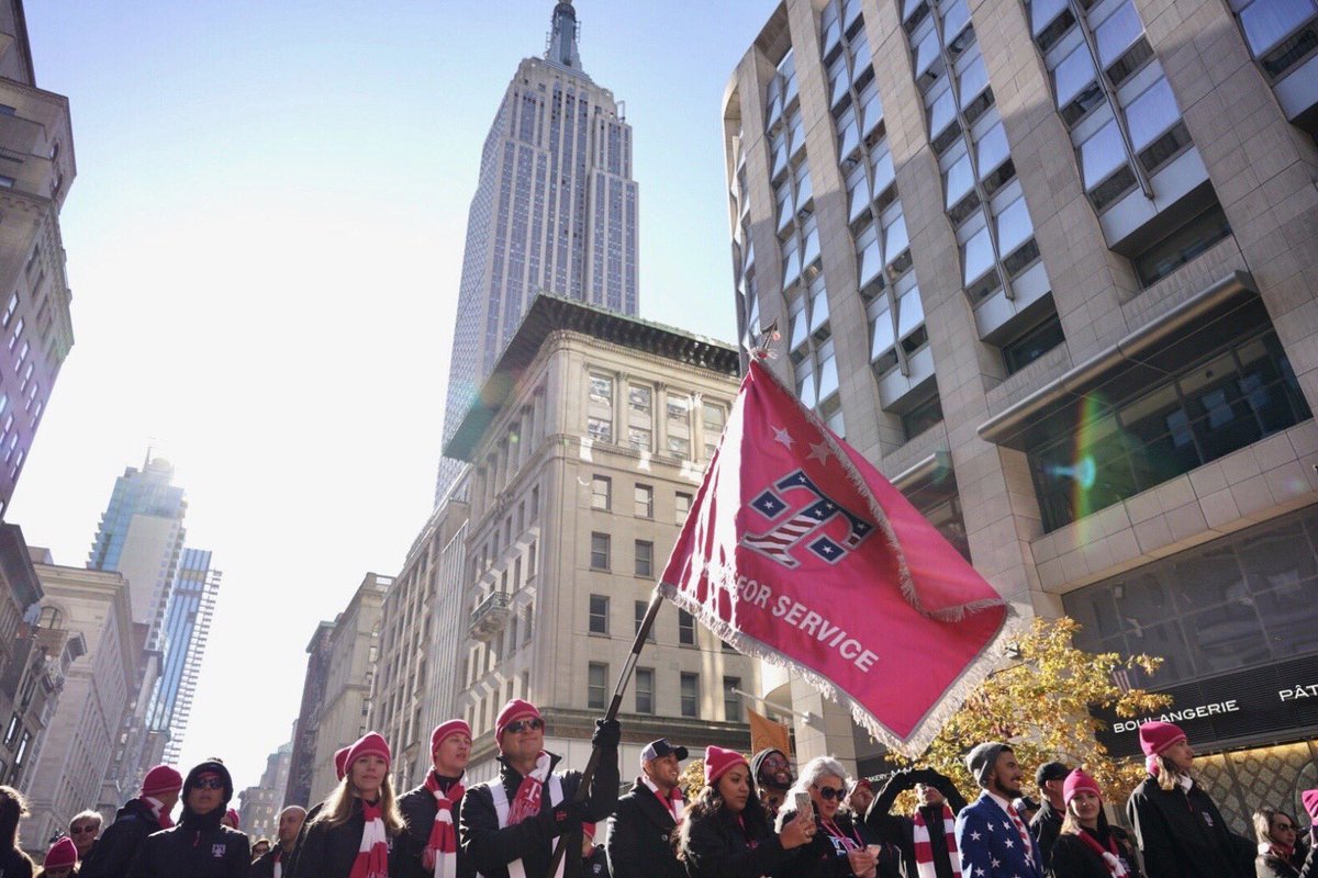 Thank you Veterans! Today and every single day we salute you for the sacrifice you gave to our nation #VeteransDay2019 #MobilizeForService 🇺🇸 #VeteransDayParade