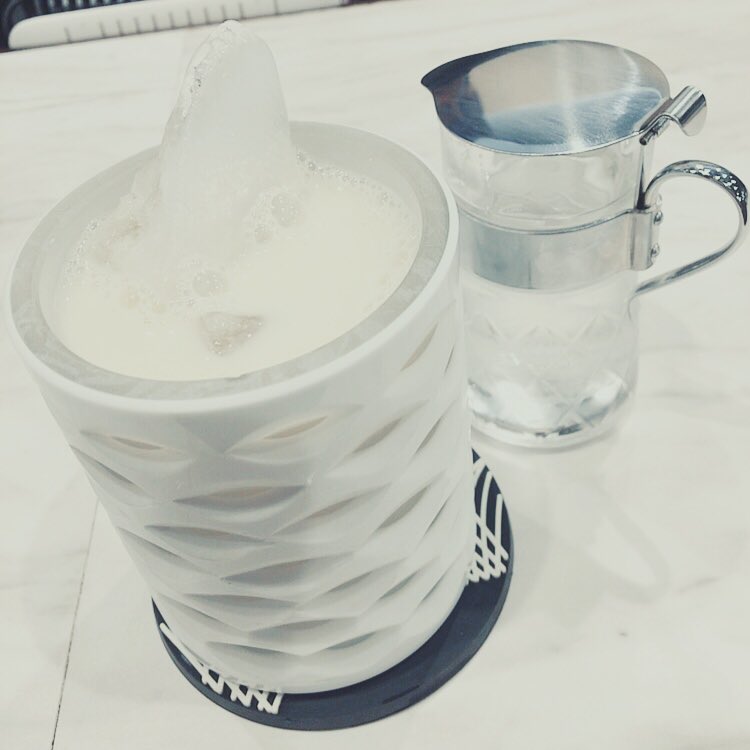 xx__shizuku's tweet photo. コーヒー飲めないけどコーヒー屋さんに遊びにいったよ〜シロップ掛��のアイスが美味しかったです、また来ます

@DripAsakusa ⇦浅草にお立ち寄りの方はぜひに(*˙˘˙)♡ https://t.co/WN5CxXYlhS