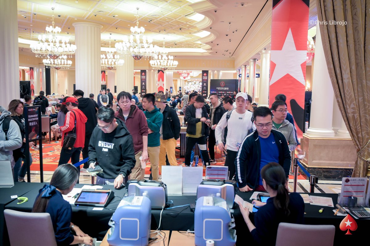 PokerStarsMacau's tweet photo. EventUpdate‼️An Extra day will be added for ME! 
#RedDragonJeju Main Event Day2 will play down to level 10/ final 4 tables today! 
⭕️11/13 will play down to final table 
⭕️11/14 play to the champion 
🎥The live streaming schedule will be focus on Main Event for the coming days. https://t.co/hHmEkMOs0g