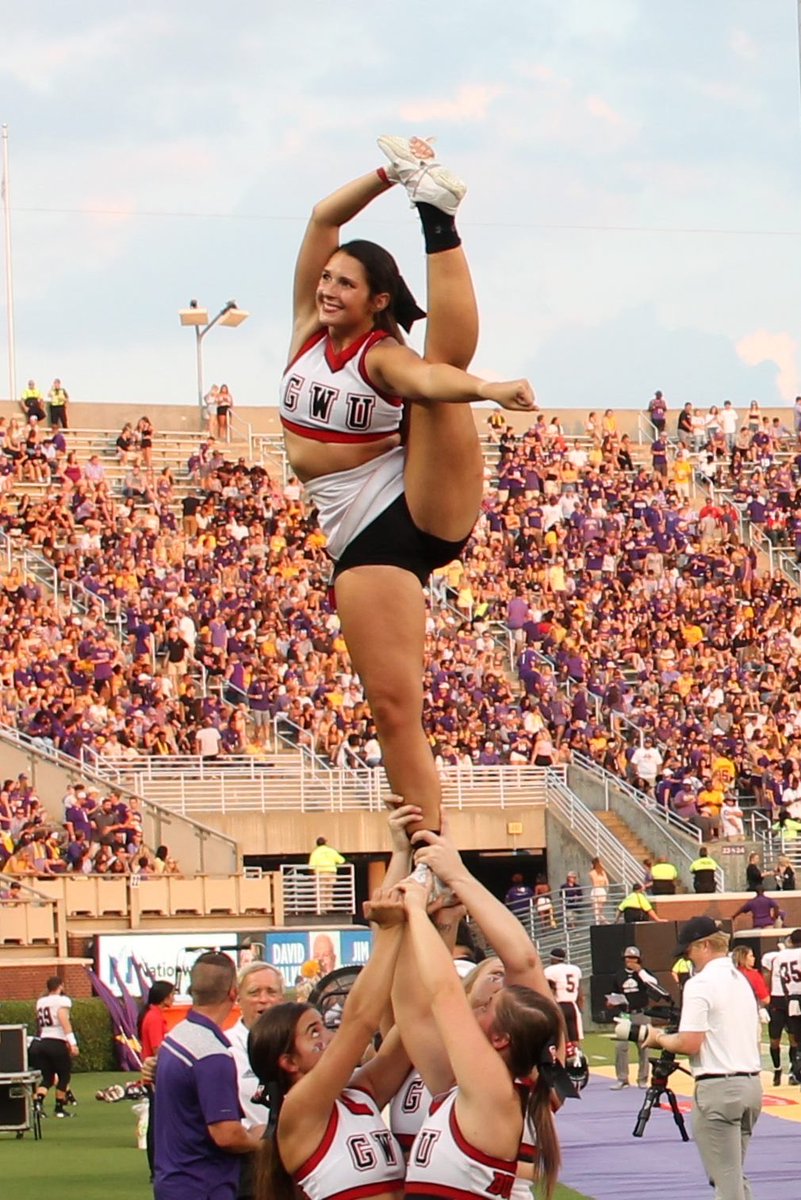 Introducing our cheerleader of the week:

Everyone meet Kaylee❤️🐾
Class: Junior
Hometown: Jacksonville, NC 🛣
Major: Psychology
Position: Flyer💪🏼
Fun Fact: Kaylee is blind in her left eye!