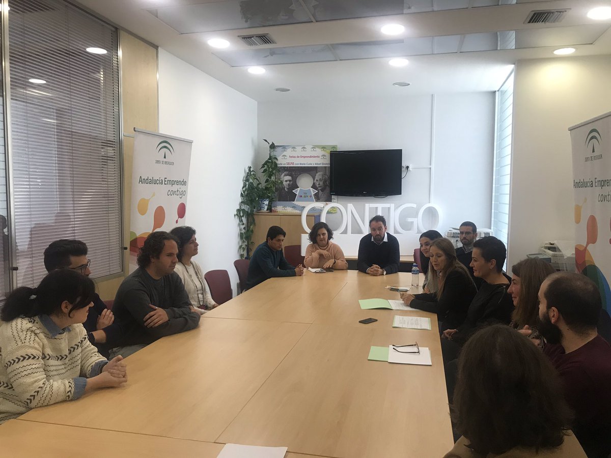 cadegranada's tweet photo. 🤝 Presentación-reunión de @VirginiaDTGr Delegada @EmpleoJunta y @EconomiaAnd #Granada con las nuevas empresas incubadas #CADEGranada
📌@StudioSilversun
📌@CooperaSE
📌#SECADERO Agencia de Publicidad
📌#RANECH Distribución textil
📌Monica Fndez - App #ComparteTuPiso https://t.co/cOZB1h7knX