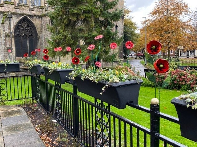 ViewsGe's tweet image. We&apos;re so happy we were able to help with this project! I&apos;m sure everyone would agree the team (you know who you are) did an AMAZING job getting the War Memorial looking great! 👏👏 @RHSBloom #ourbloom #BID