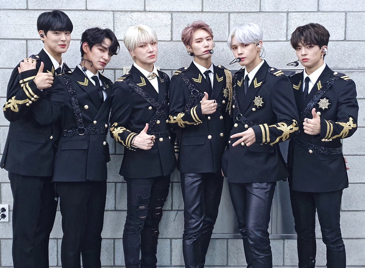 [#빅톤] 191112 #더쇼 #VICTON

오늘은 병찬이의 생일🎂이자
빅토니들이 ‘그리운 밤’ 으로
더쇼 초이스 1위를 한 날💙🏆💛

앨리스 여러분 정말 감사합니다😭
앨카롱된 앨리스처럼 단체 마카롱된 빅토니들! 앞으로 더 열심히 하는 빅토니가 될게요🙏 사랑해요😍 하.땅.사💙💛

#VICTON1stwin
#그리운밤