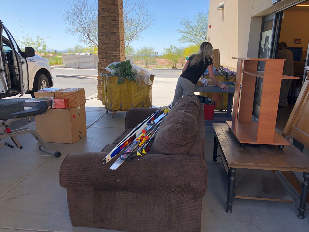 I spent much of the next four years in pursuit of an answer. I went to Tucson, and spent time watching donations flow through the door at  @goodwillsouthaz, watched them get sorted, and priced.