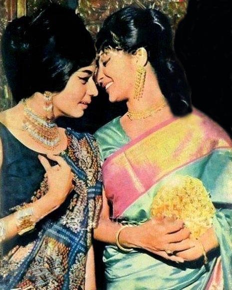 Movies N Memories on Twitter: "Best friends Nanda and Waheeda ...