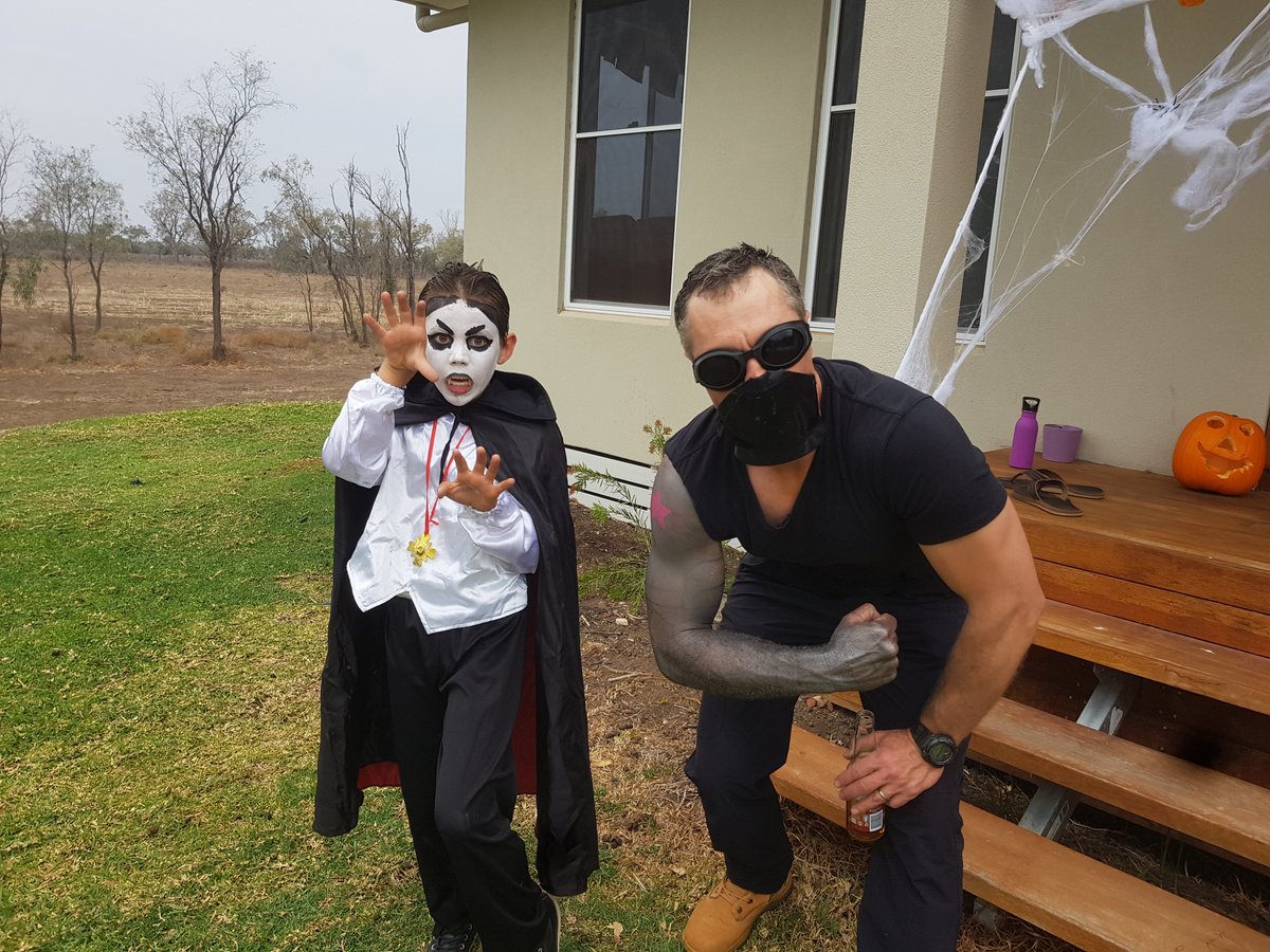 Oscarthefarmer's tweet photo. @toddthepainter @MsLisaHerbert Now for that you need my Winter Soldier Halloween get up. Dust/fly proof safety goggles and busted old welders helmet for face mask. 

And yes thats planter seed-graphite for the robot arm. 

#bitshithalloweencostumes
#cheapthough
#quitepractical https://t.co/tuQJFy4gu2