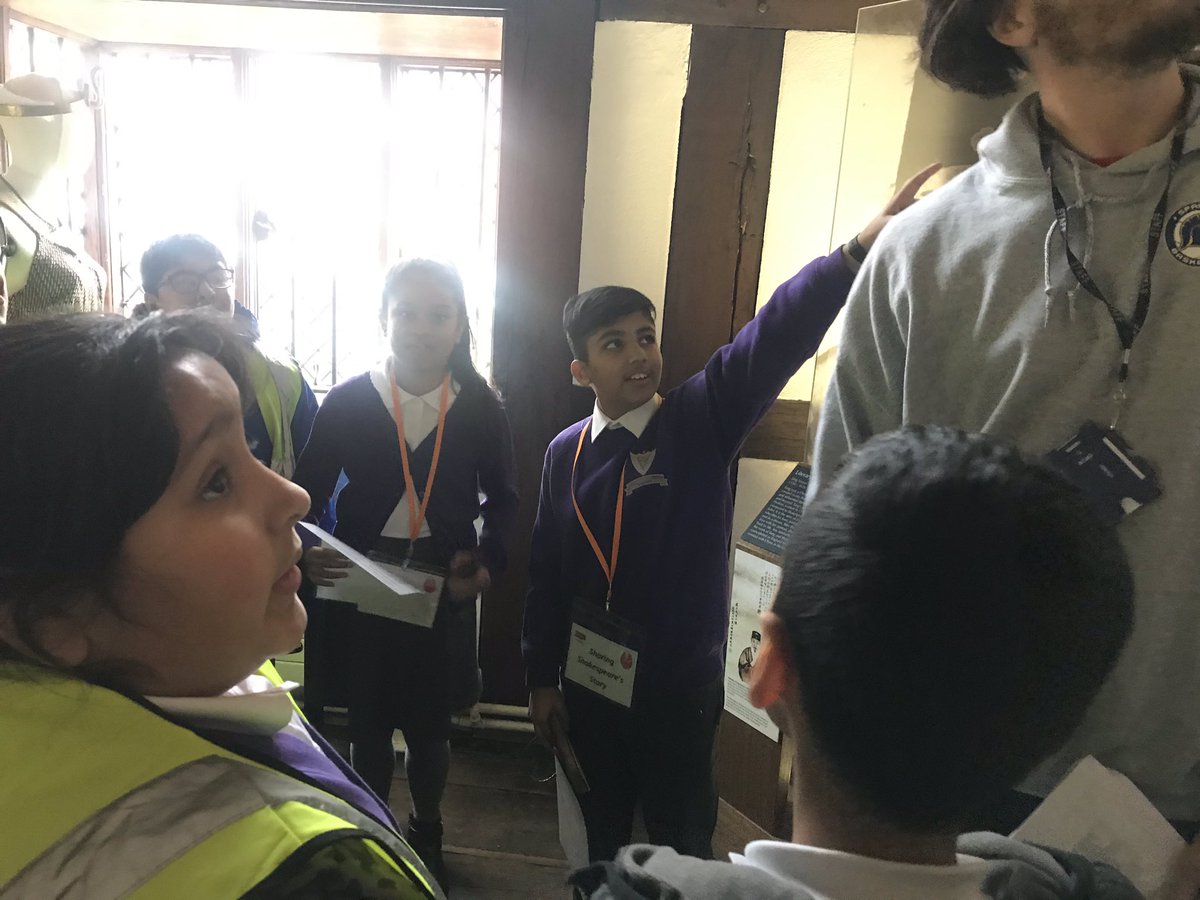 Amazing guides at <a href="/ShakespeareBT/">Shakespeare B Trust</a> <a href="/AndertonPark/">AndertonParkPrimary</a> so proud!!