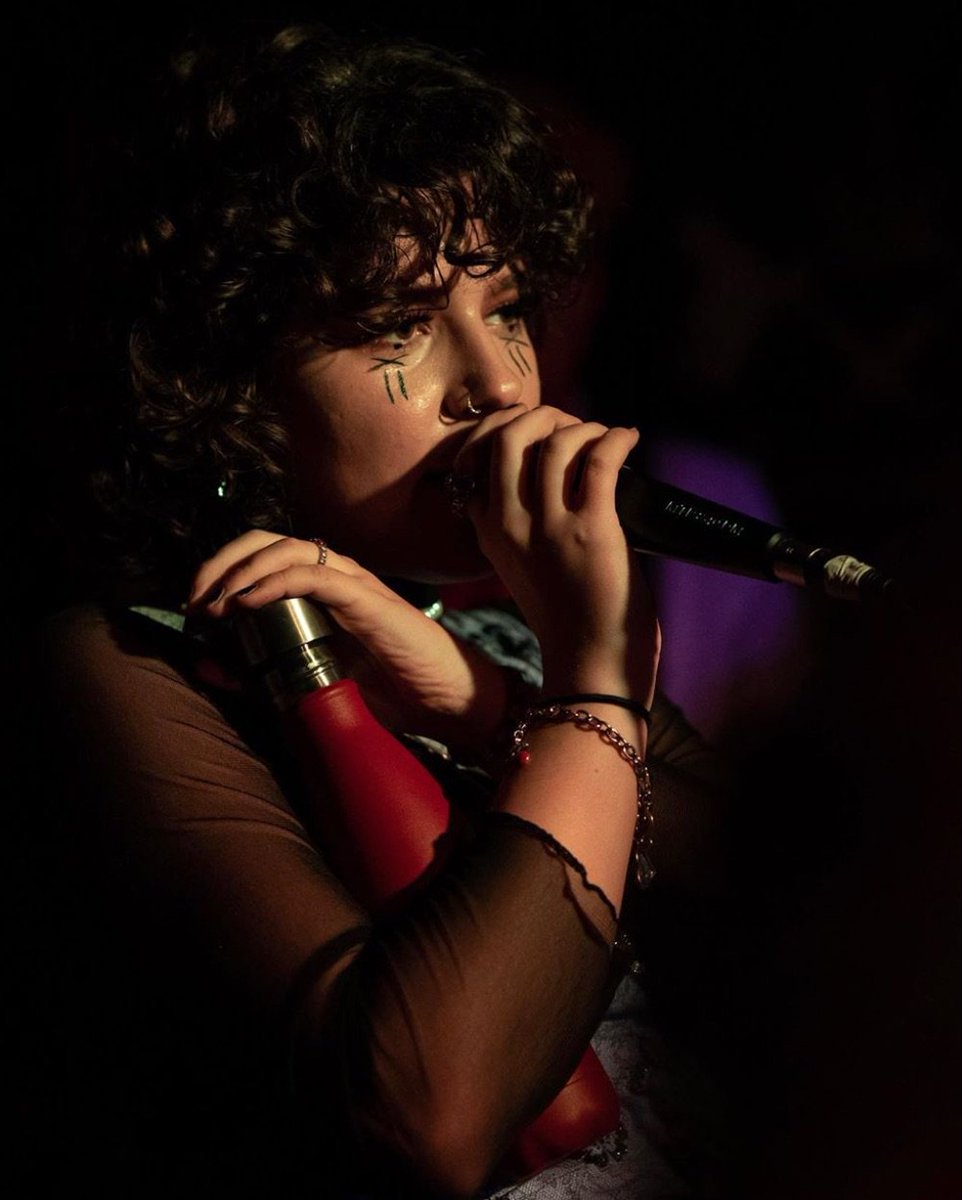 Amazing photo of <a href="/glossiiofficial/">Glossii</a> from their gig at the Fighting Cocks on Sunday night! Coming to more of our gigs this week?  Tag us with #CirKT and we'll repost. 

📸 <a href="/Bigbadash180/">Ashley Stockbridge</a>