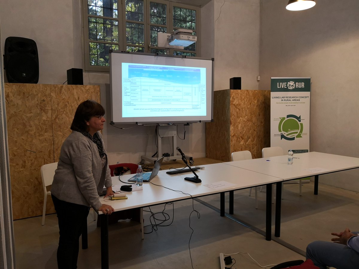 liverur's tweet photo. @EU_H2020 @ComuneRE @UCAM @dheiser85 @UCAM_OPRI @FondazioneE35 Our colleague @tkallai from #TRA presents the work of WP3 about the sustainability of the #LivingLab ♻️🌱
#4thProjectMeeting #LIVERUR https://t.co/VnVWEh2AG4
